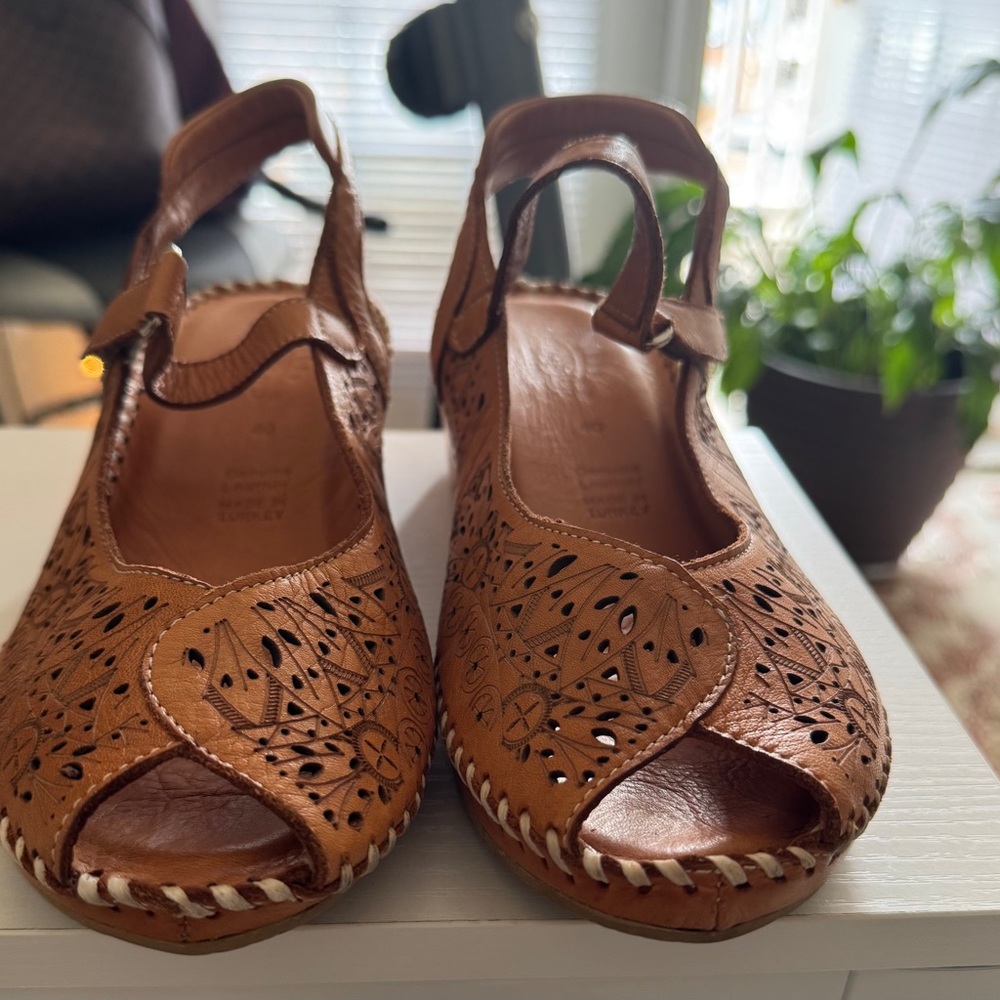 Brown Leather Women's Sandals